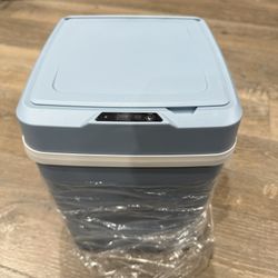 Touchless Trash Can