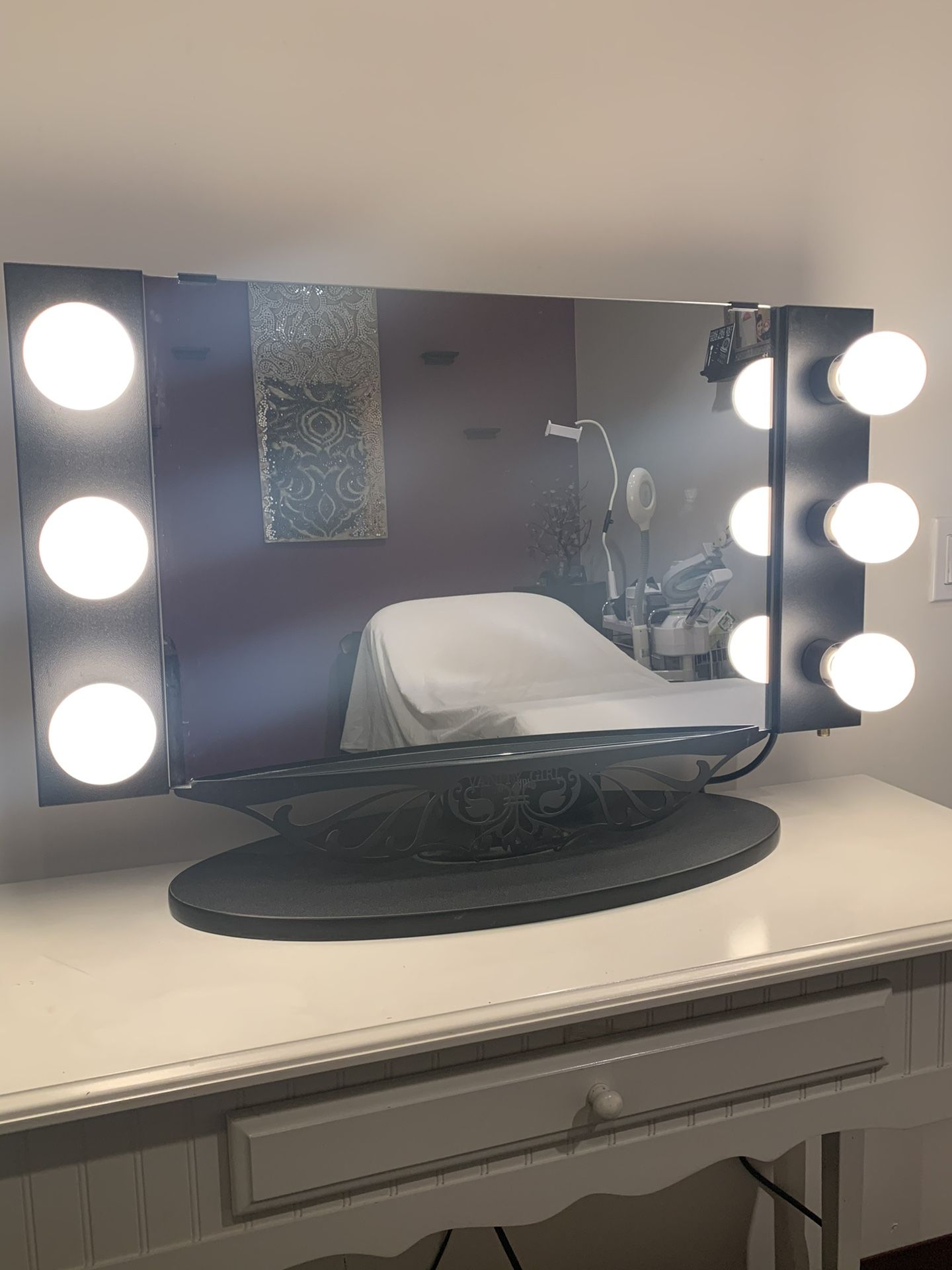 Vanity Mirror w/dimmable Lights