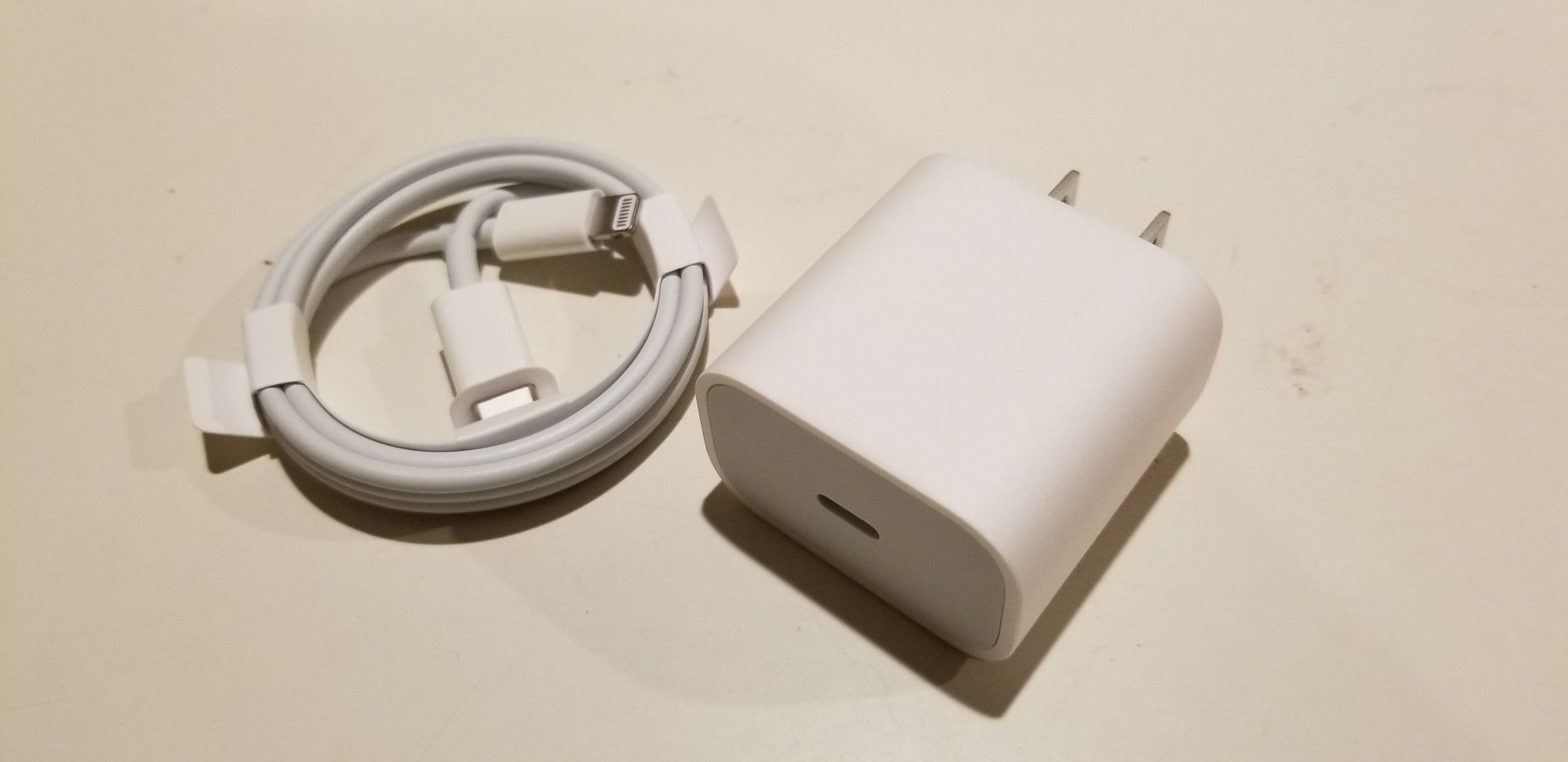 New Original Genuine Apple Iphone 11 Pro MAX / Pro Wall Charger & Lighting Cable