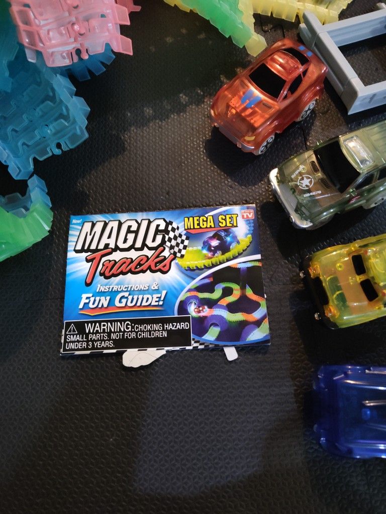 Magic Tracks Mega Set, 3 Cars