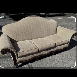 BEAUTIFUL GOOSE DOWN VICTORIAN STYLE SOFA FROM THOMASVILLE