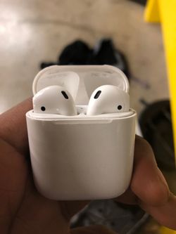 AirPods ( 1st Gen )