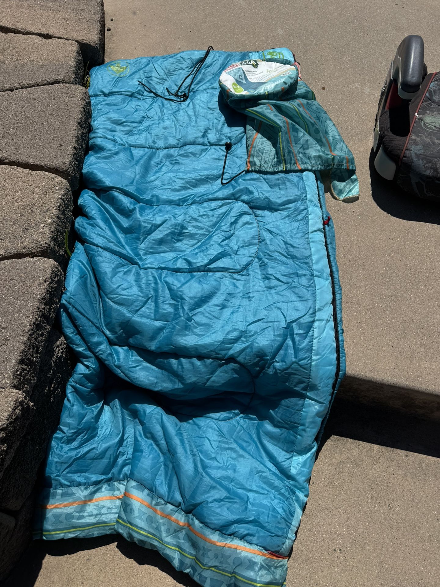 FREE COLEMAN KIDS SLEEPING BAG
