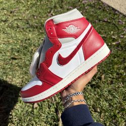 Jordan 1 High W “Varsity Red” Size 10.5 Men/12W