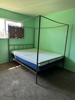 Gold Princess Canopy Queen Size With Mattress