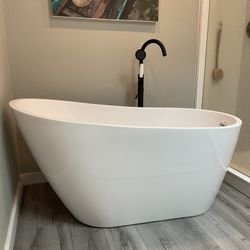 Freestanding Soaker Tub