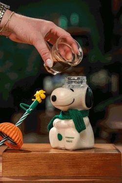 NEW Starbucks Snoopy Glass Cup