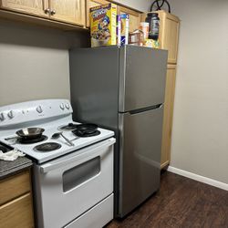 $500 Less Than 1 Year Fridge 