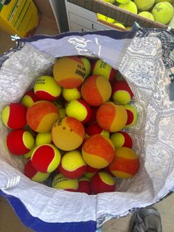 Kids’ tennis balls