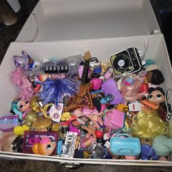 Box Of LOL MINI DOLLS WITH ALOT ACCESSORIES 