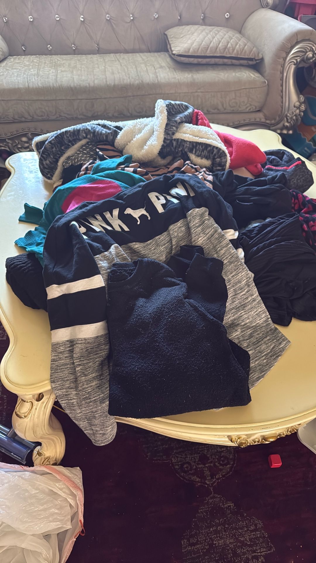 19 Pieces For $10 All Jr Clothes 
