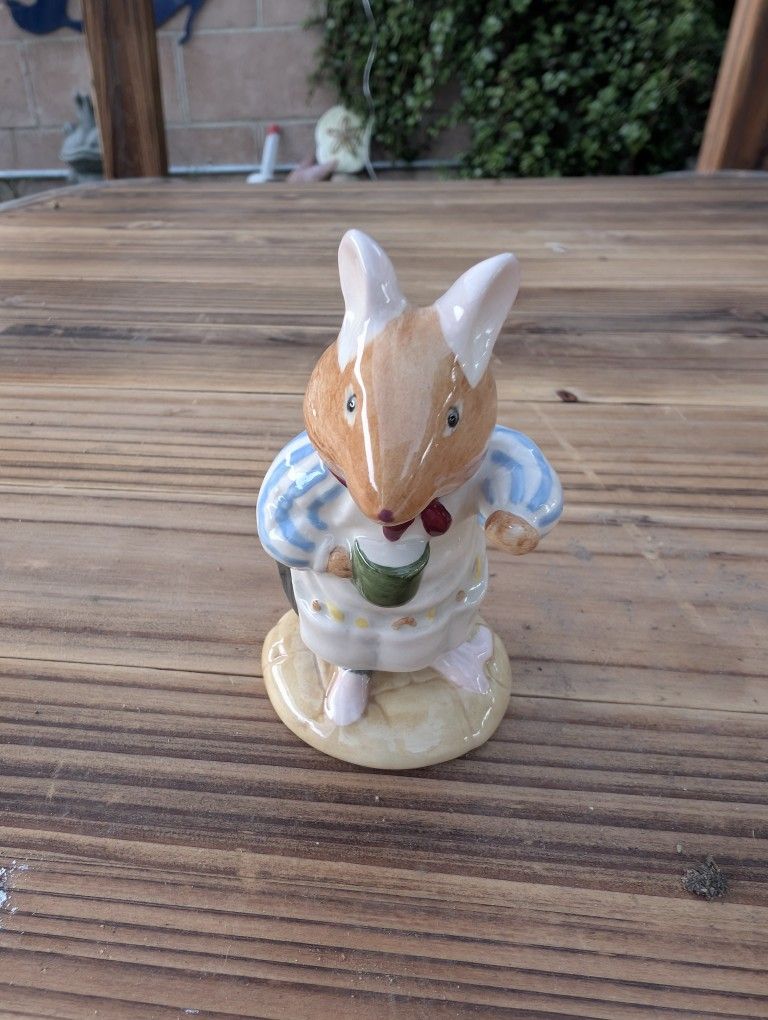 DBH 8 - Primrose Wooodmouse - Designer: Harry Sales / Issued: 1
Character based on incredible illustrations from creator of series "Bramble He