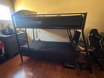 Bunk bel with desk