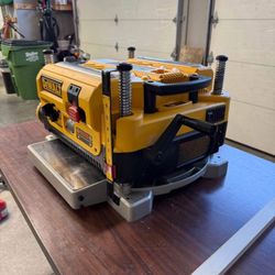 Dewalt Thickness Planer