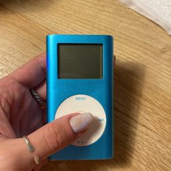 Fully Functional Ipod Mini. 