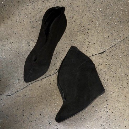 Steve Madden Black Suede Boots