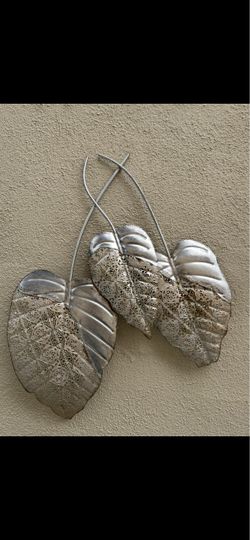 A leaf wall decor
