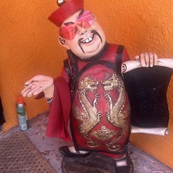 Chinese restaurant statue