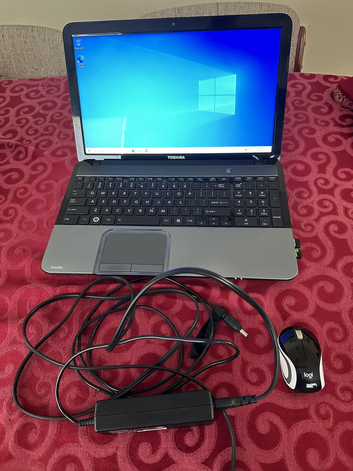 15” Toshiba Laptop With AC Adapter And Wireless Mouse
