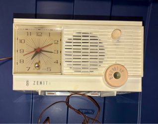 Vintage Zenith White Radio Clock