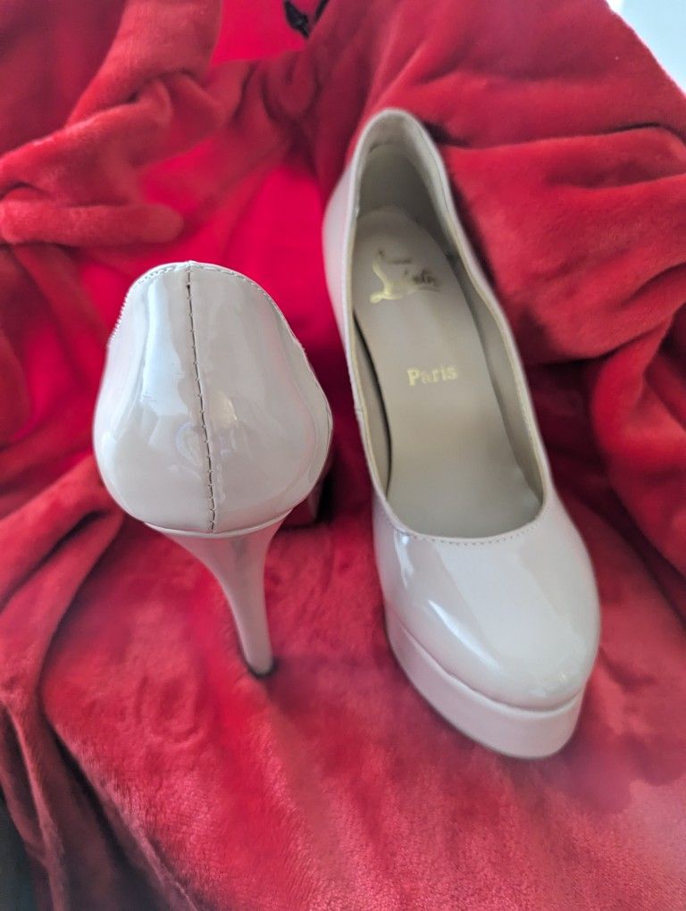 Louis Vuitton Bianca Red Bottom Heels