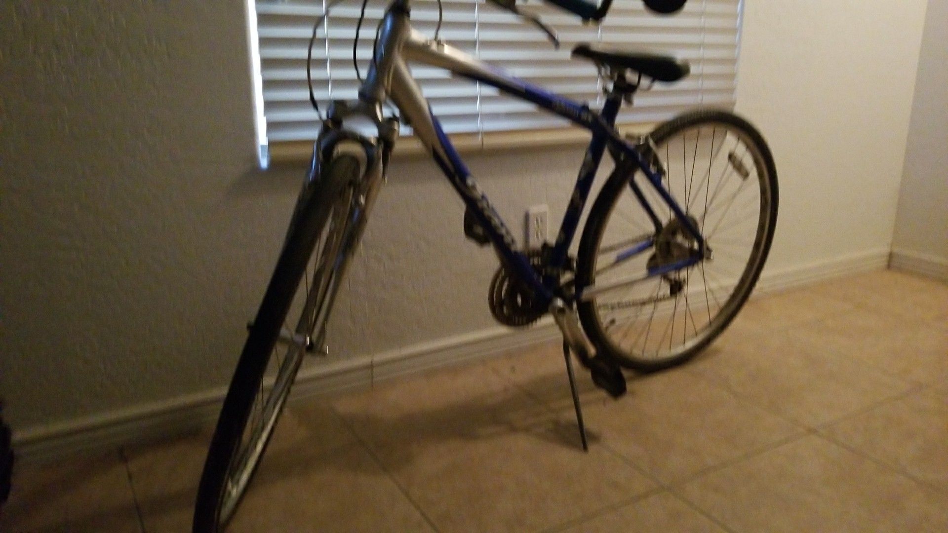 Giant cypress DX bike 19