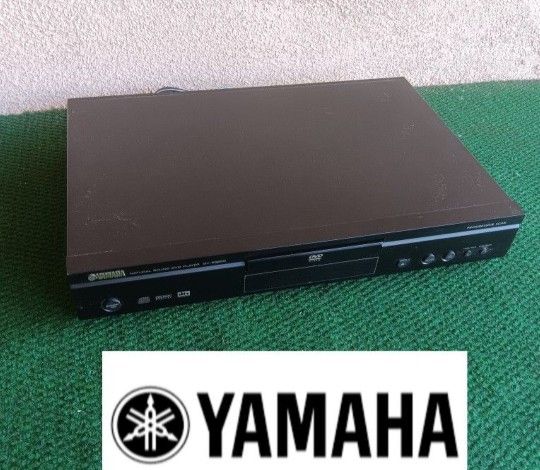 Yamaha DV-S5650 Natural Sound DVD/ CD Player Dolby Digital DTS Progressive Scan Nice!