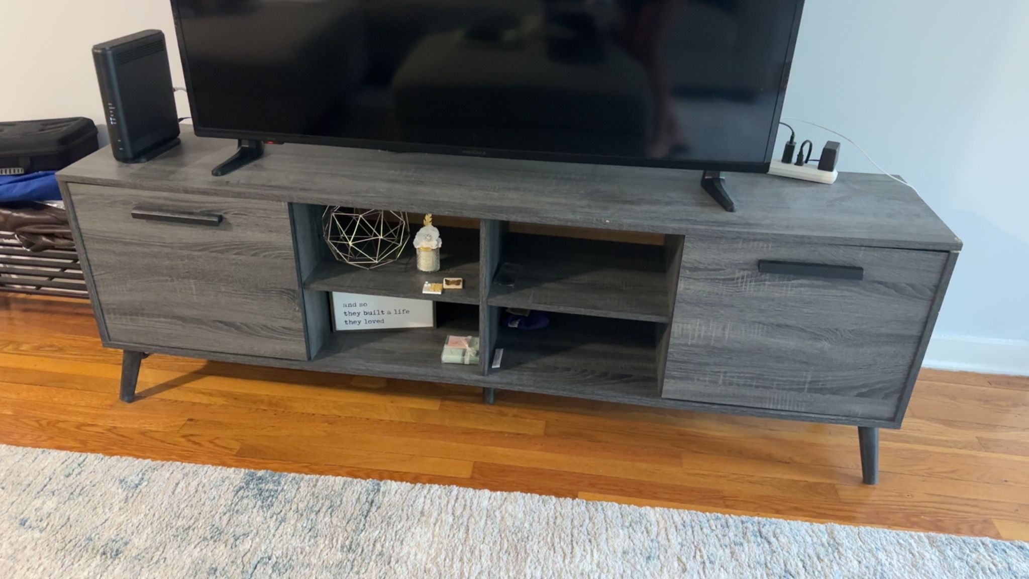 MEDIA CONSOLE TV STAND 