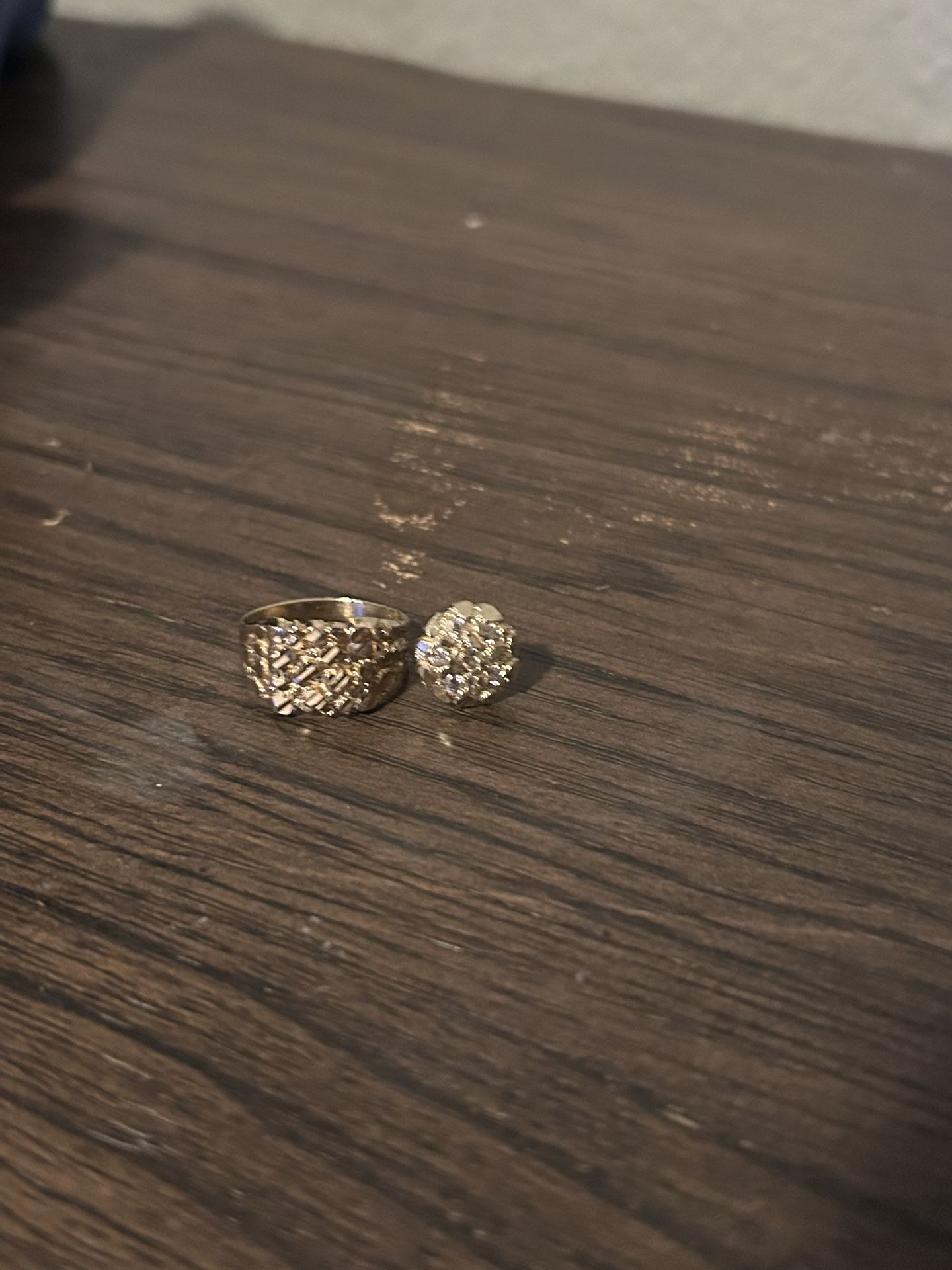 NUGGET RING AND 1 EARRING