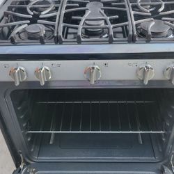 FRIGIDAIRE SELF CLEAN GAS STOVE WORKS GREAT CAN DELIVER 