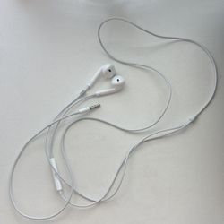 New Apple Earbuds 