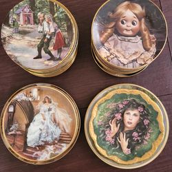Lot of 30 Collector Plates