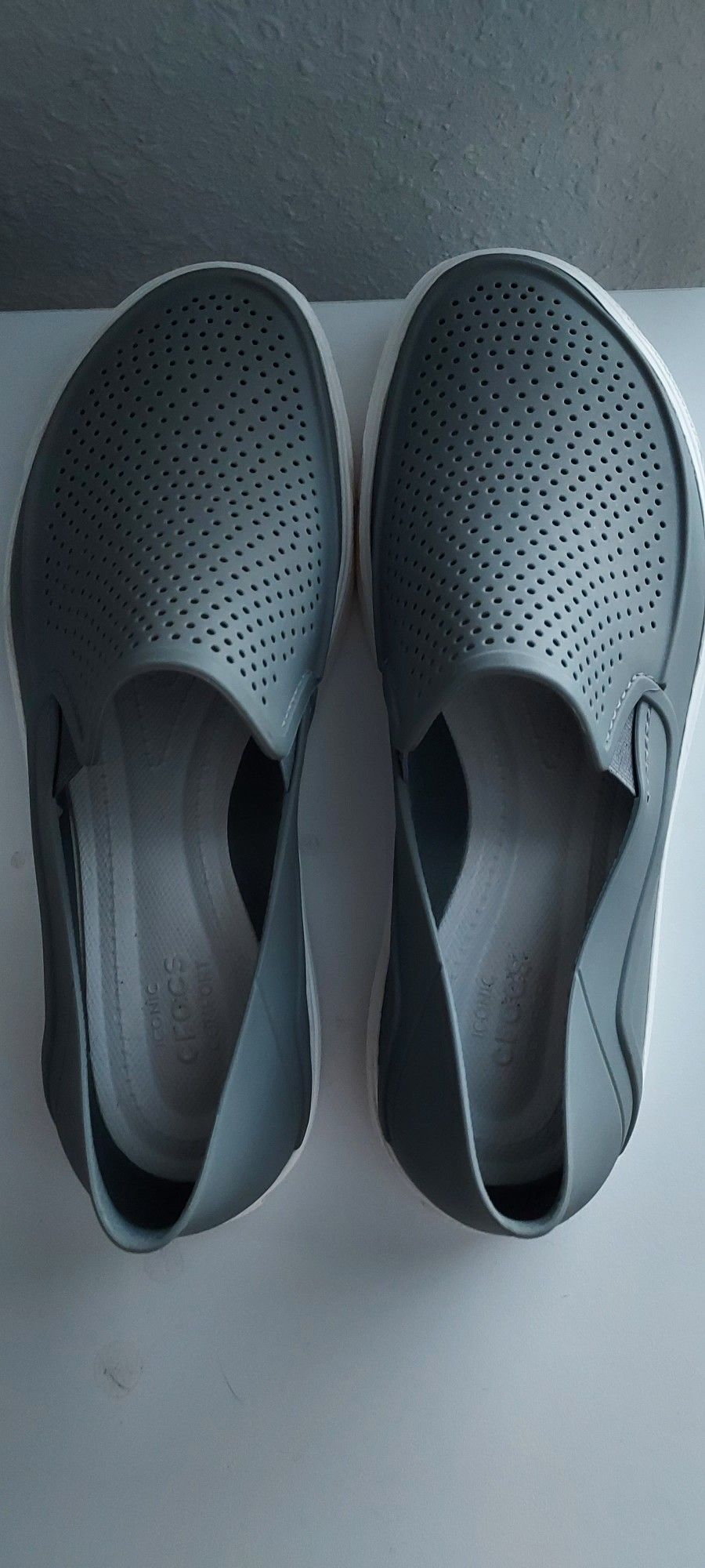 Crocs Mens 10 Gray Iconic Comfort Slip On Boat Loafer Style Shoes Perforated