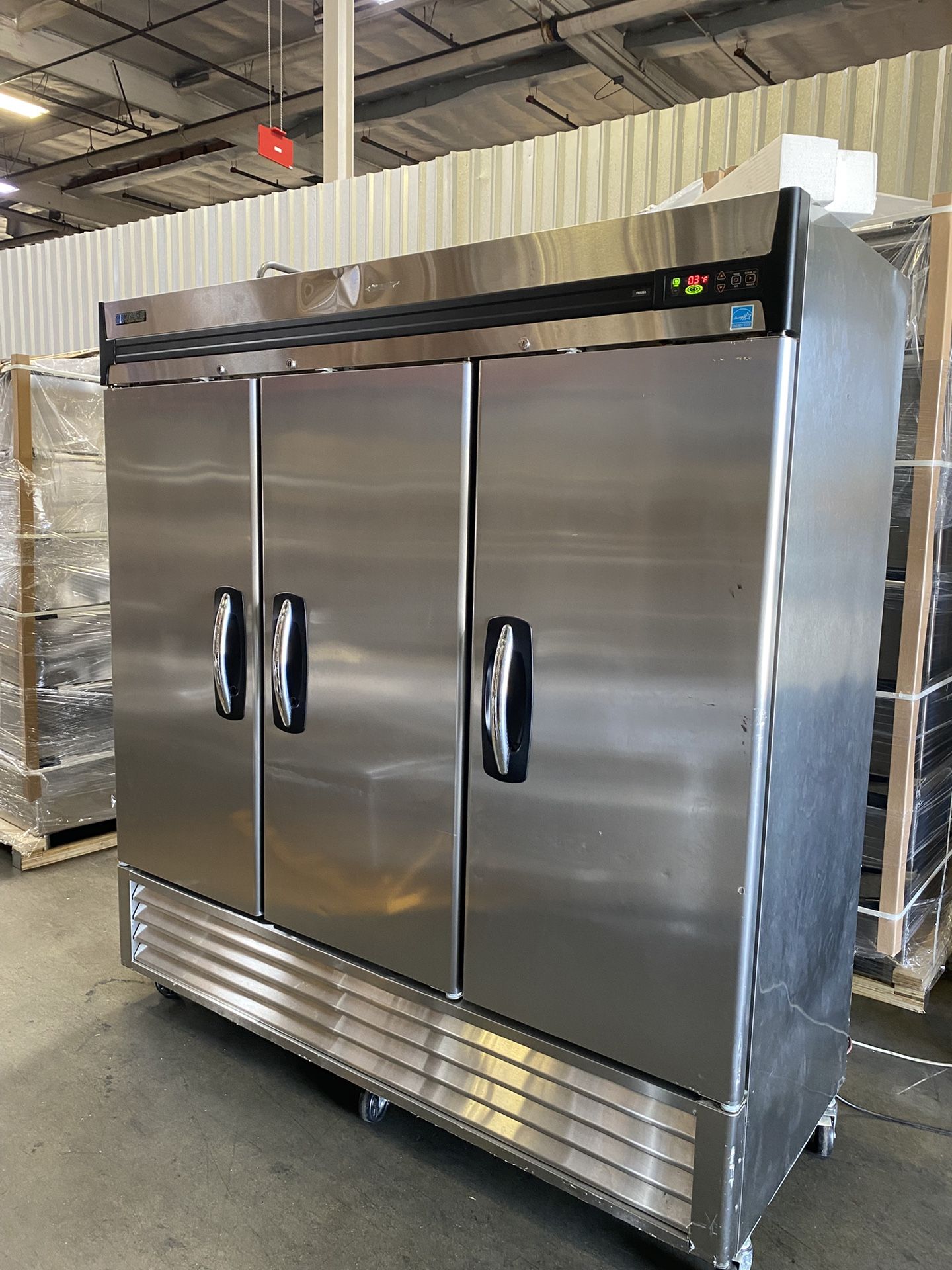 Stainless 3 Doors Commercial Freezer NSF MASTER-BILT