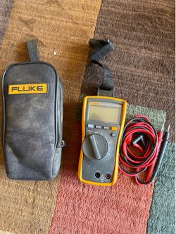 Fluke 114 True-RMS Electrical Digital Multimeter, AutoVolt AC/DC Selection