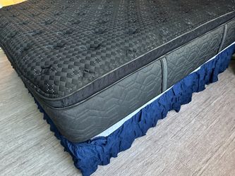 Like New  Beautyrest Black Series 3 Cali King Luxury Mattress - Retails $4,400+