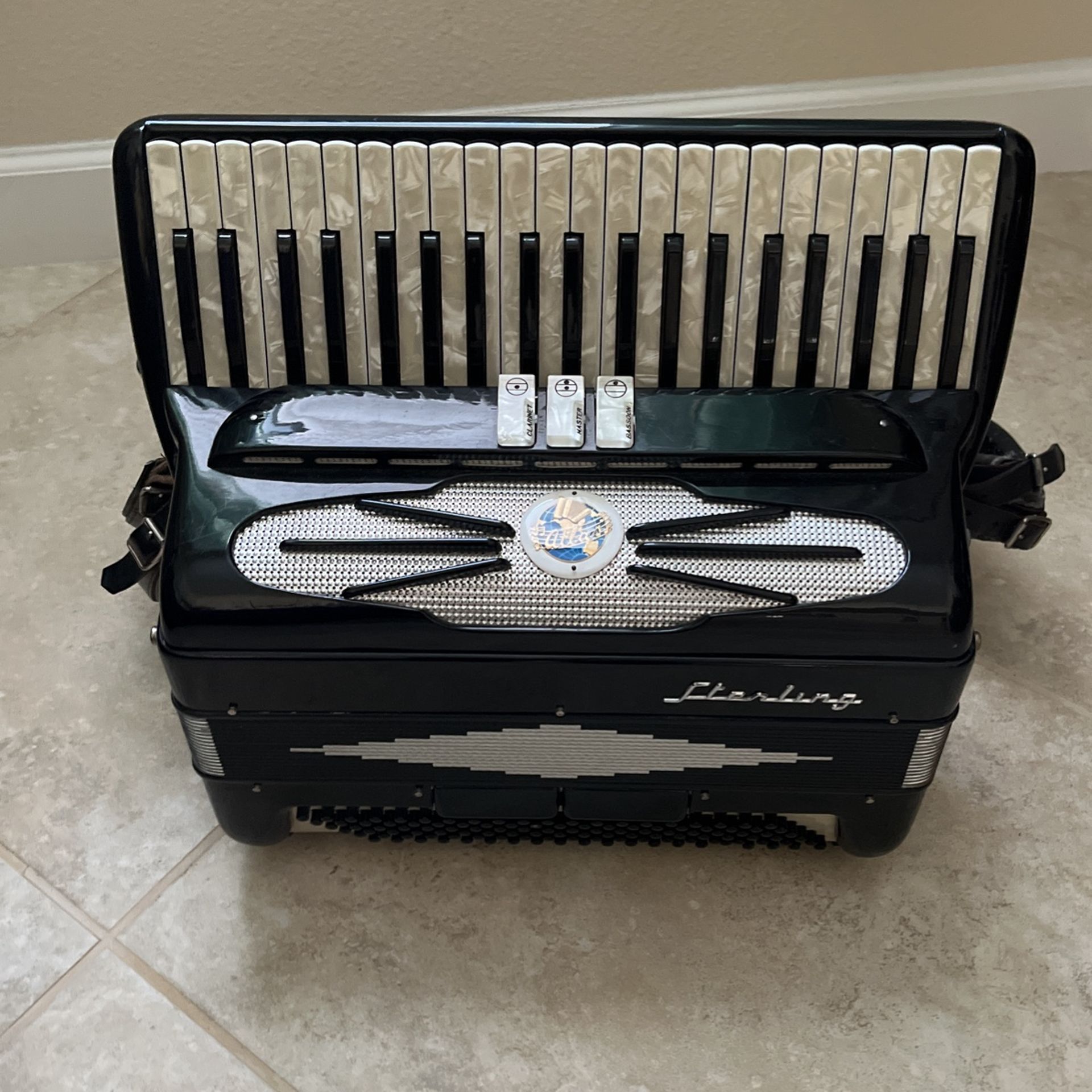 120 base Italian made Accordion