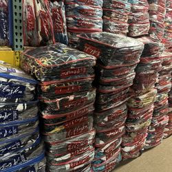 Cobijas.  84 Ave Indian school Hasta Las 6:00 Pm.  