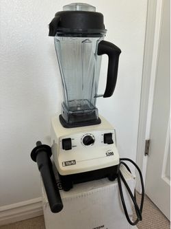 Vitamix 5200 Professional-Grade Blender w/ Dry Blade Container