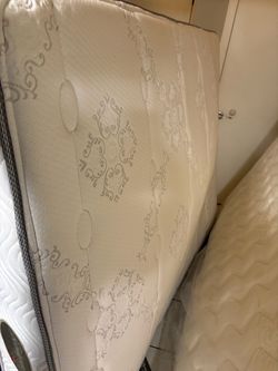 Queen Size Simmons Beautyrest Mattress