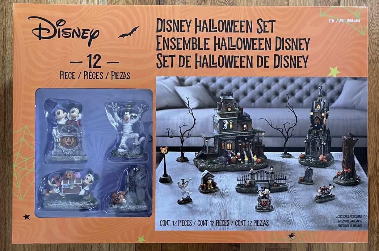 Disney Halloween Set Village Haunted House 12 Piece Ensemble Mickey, Goofy  - NEW