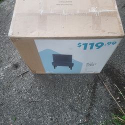 Mya slipper chair