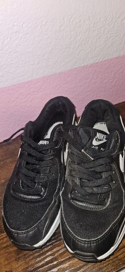 Black Nike Shoes