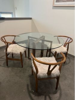 Glass Kitchen Table/Dinning chairs