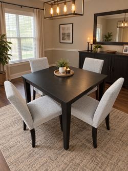 Table & 4 Chairs