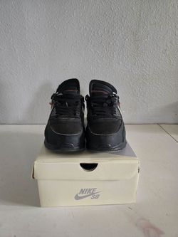 Nike SB Low-Top Sneakers Black Size 11 Mens