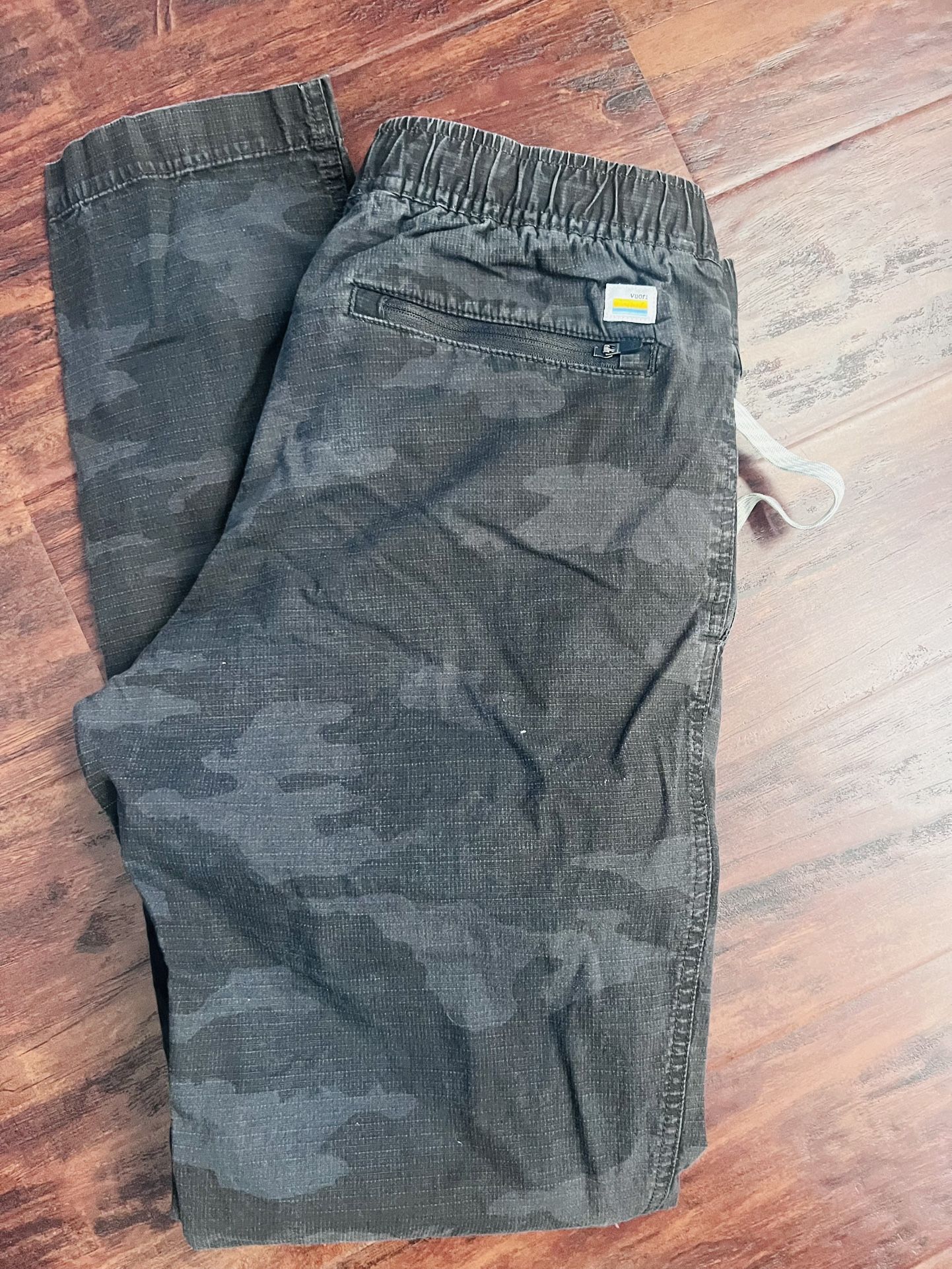 Lot of 10 mixed clothing items great for resale $80 name brands Lululemon, Vuori, Nike, Abercrombie,All Products : American Fashion Style Bags On Sale
