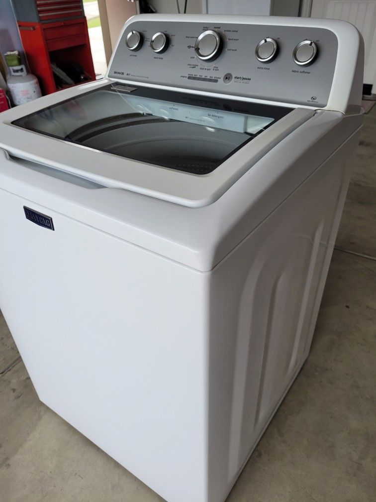 Maytag Bravos MCT Washer in good working condition. Hoses Included
27"W x 27"D x 43"H
$245