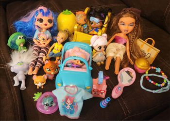 🎀 Doll & Accessories Toy Lot
