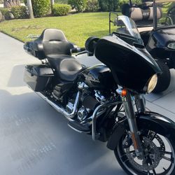 2019 HARLEY DAVIDSON STREET GLIDE $17500